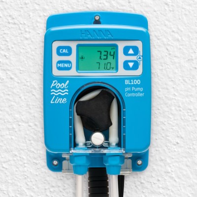 Contrôleur pH pour piscines et spas avec kit d'installation